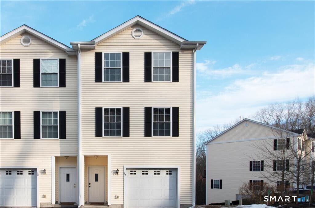 Property Photo:  38 Hooper Street 12  CT 06360 