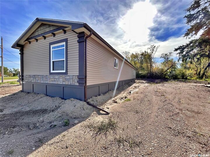 Property Photo:  615 King Street  SK S0G 4Z0 
