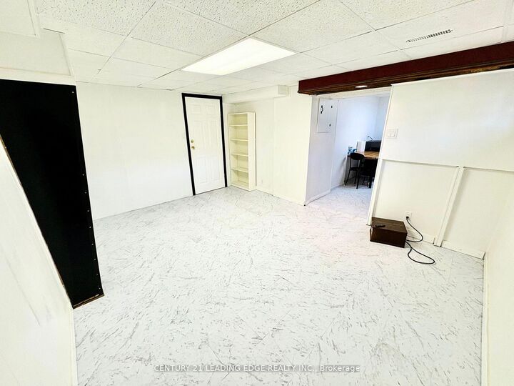 Property Photo:  48 Snowball Crescent Lower  ON M1B 1R9 