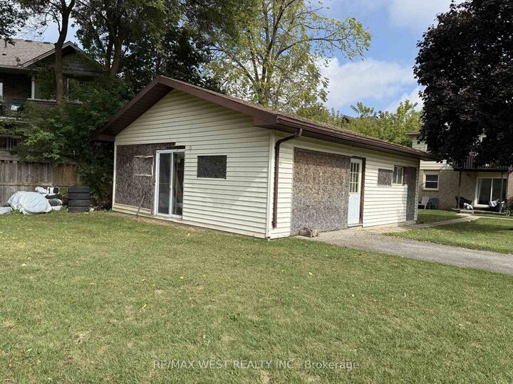 Property Photo: 60 Willow Street ON N3L 2K6