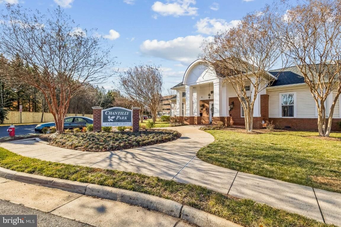 Property Photo:  3810 Lightfoot Street 404  VA 20151 