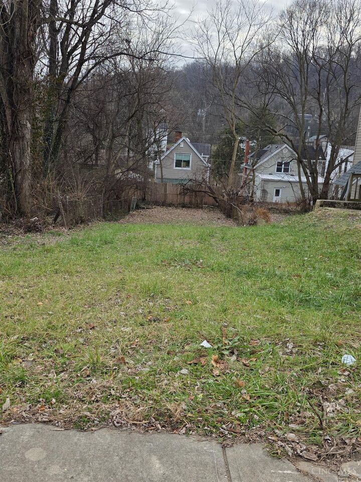 Property Photo:  1607 Pulte Street  OH 45225 