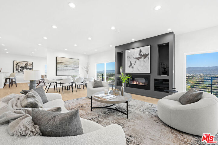 Property Photo:  11725 Laurelwood Dr  CA 91604 