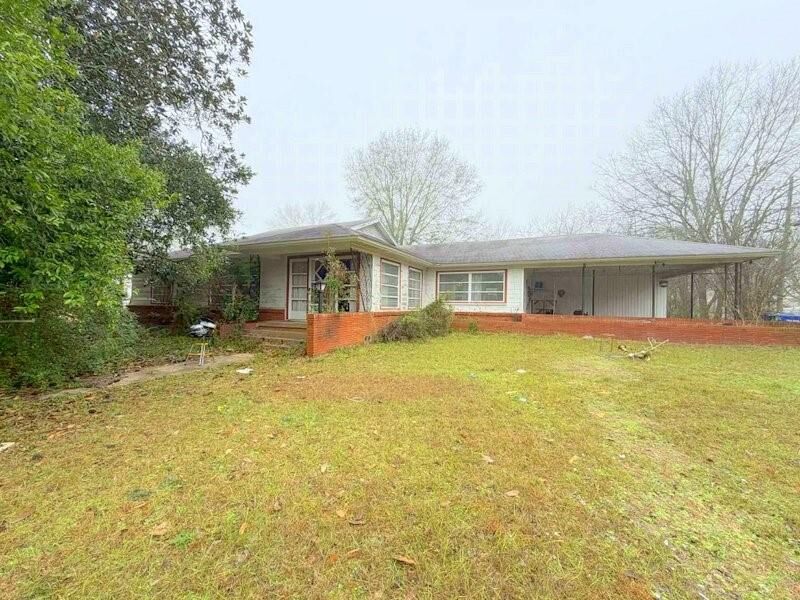 Property Photo:  209 N Gordon Drive  TX 75835 
