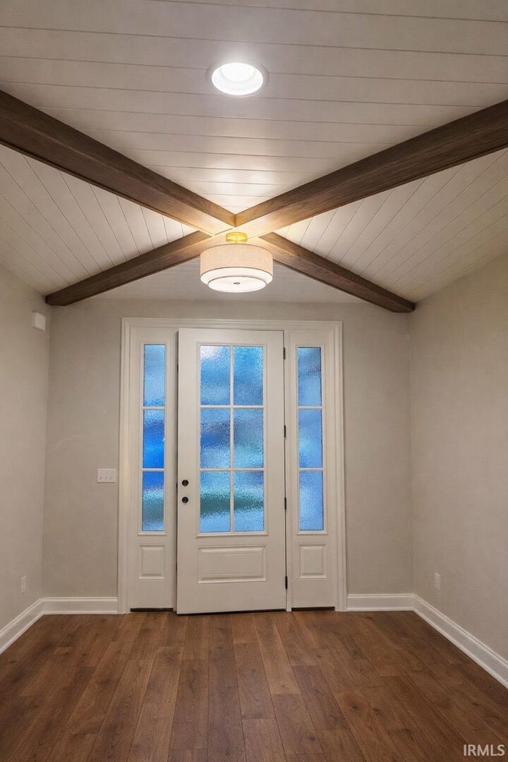 Property Photo:  439 Westbriar Circle  IN 47630-2449 