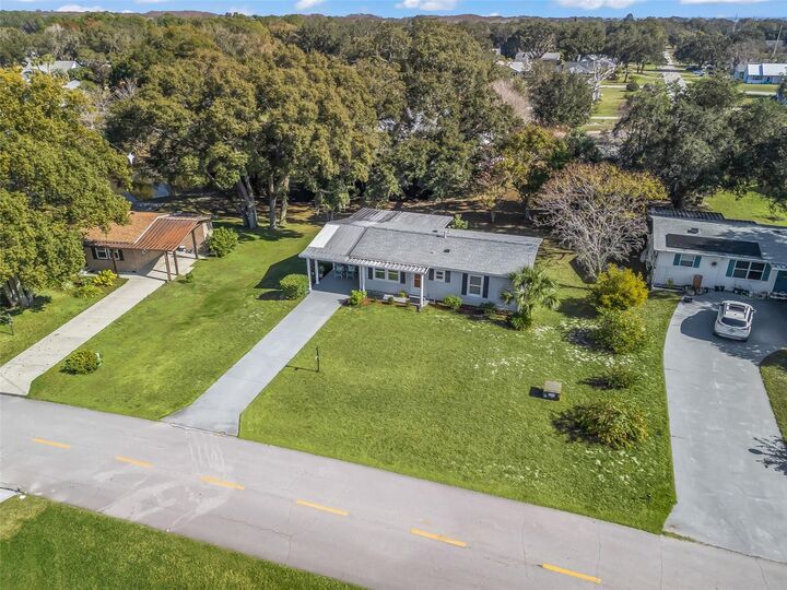 Property Photo:  45 Aberdeen Cir  FL 34788 