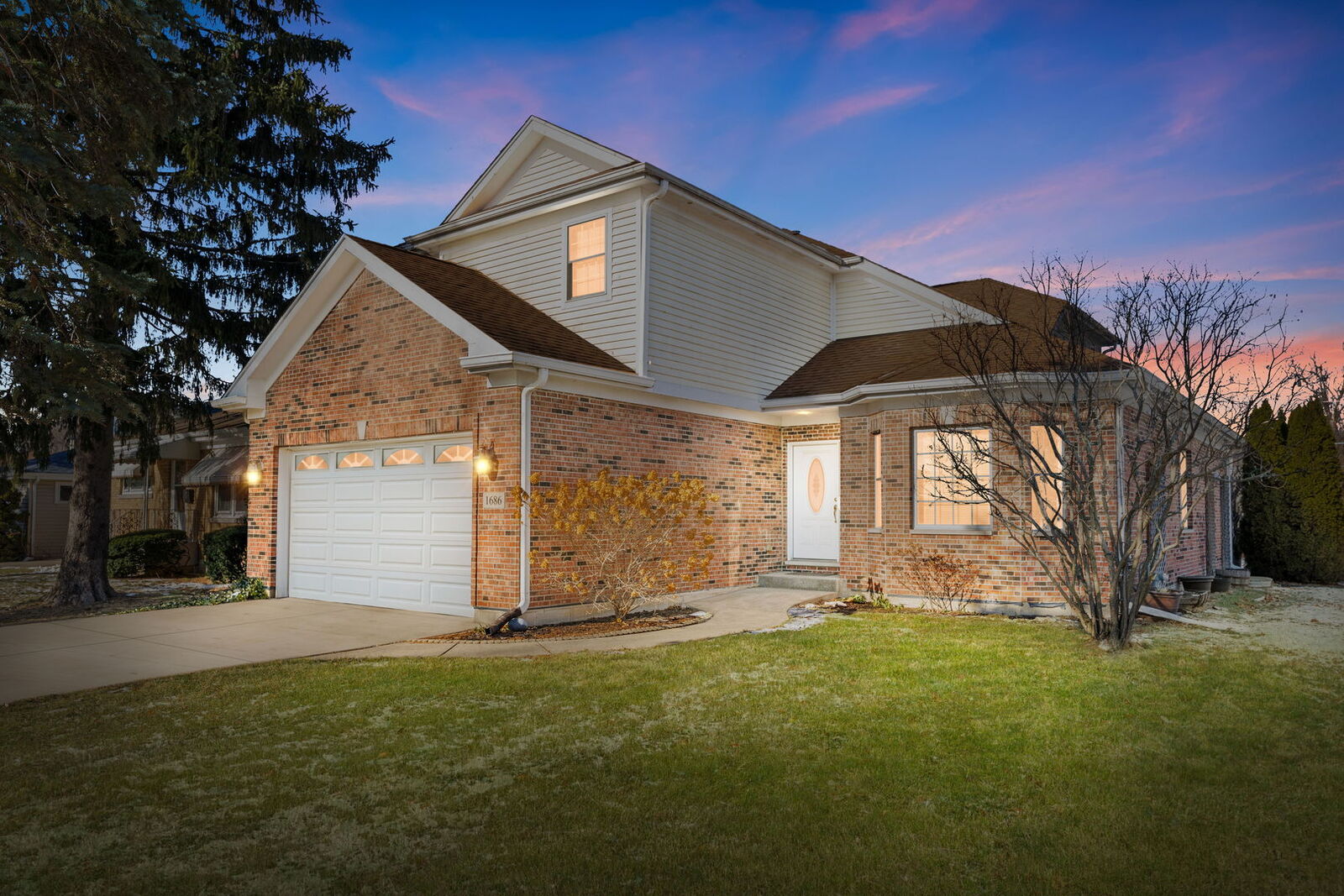 Property Photo:  1686 Greenleaf Avenue  IL 60018 