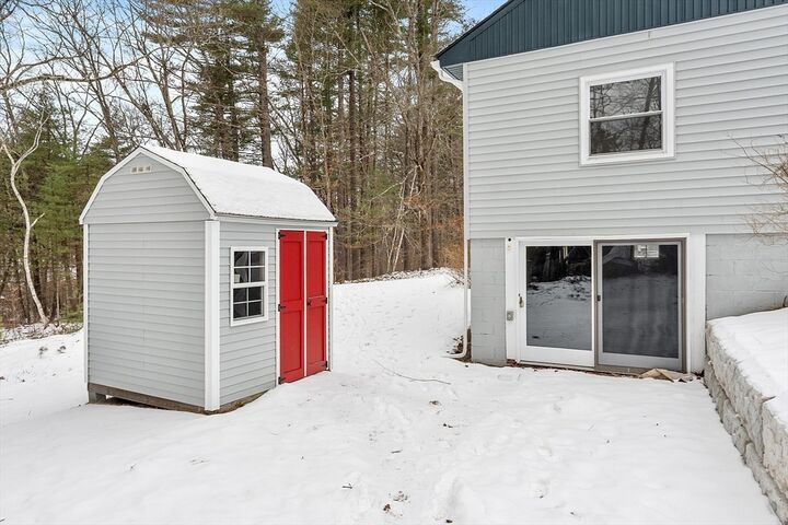 Property Photo:  10 Townsend Rd  MA 01464 