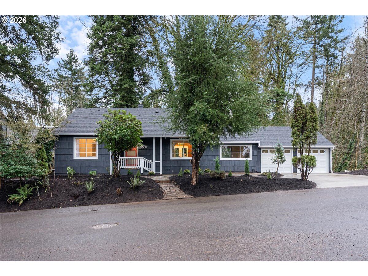 Property Photo: 2550 Jolie Pointe Rd OR 97068