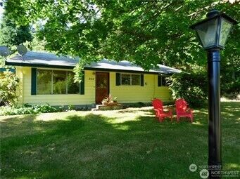 Property Photo:  925  49th Street  WA 98368 