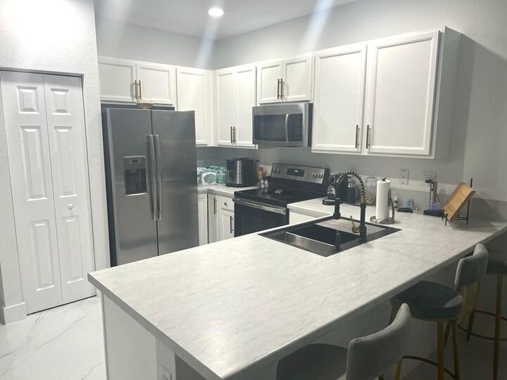 Property Photo:  178 SE 33rd Terrace  FL 33033 