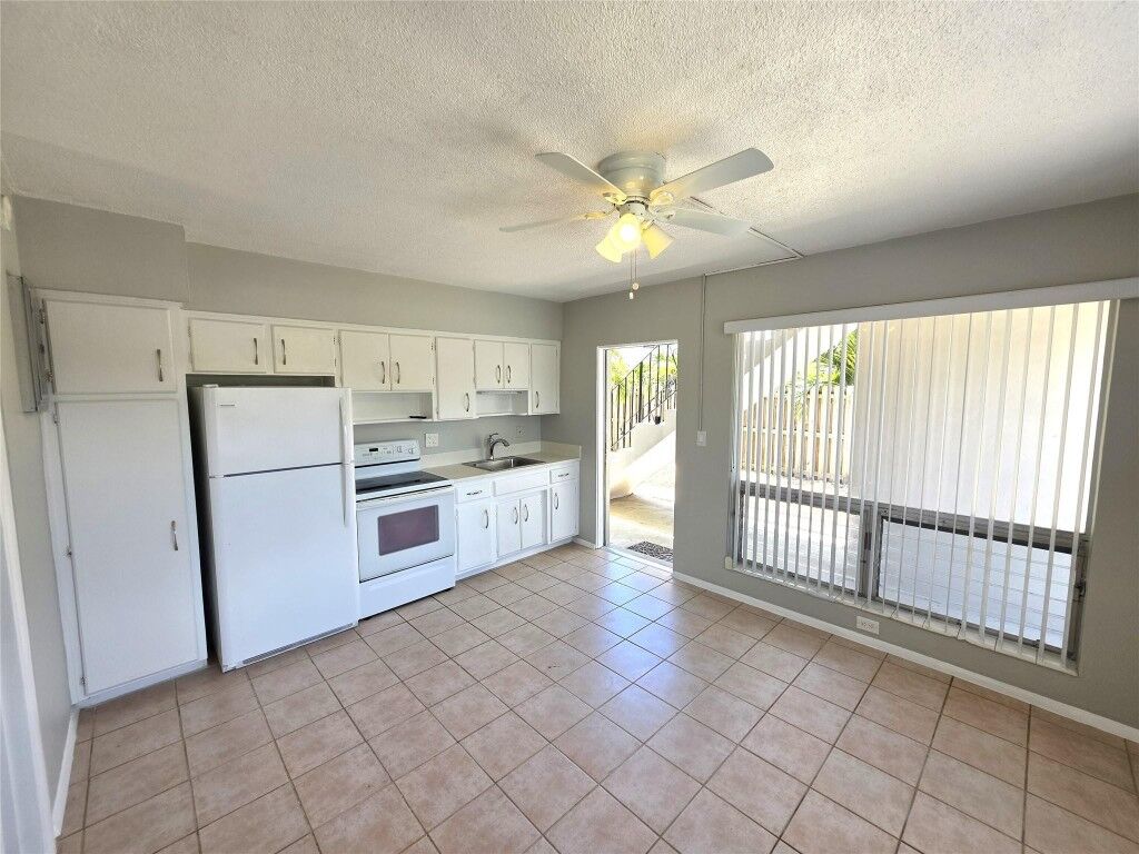 Property Photo:  3041 NE 20th Terrace 4  FL 33306 