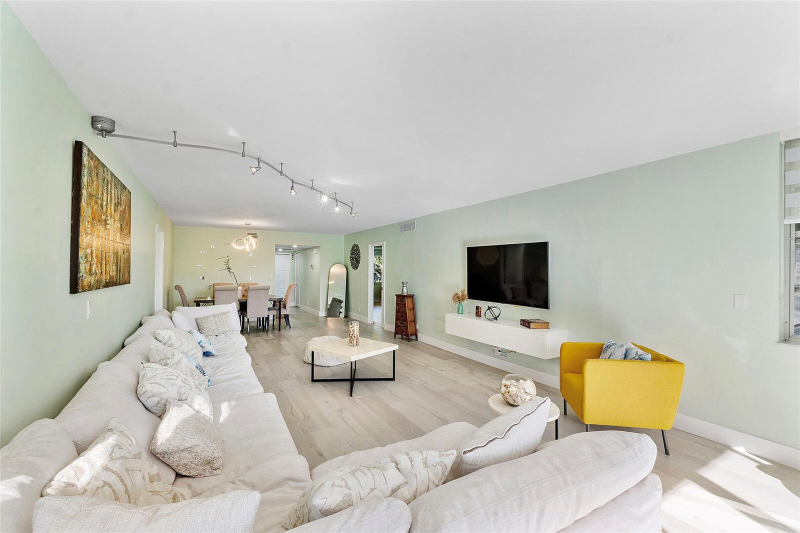 Property Photo:  4261 W Palm Aire Drive 203  FL 33069 