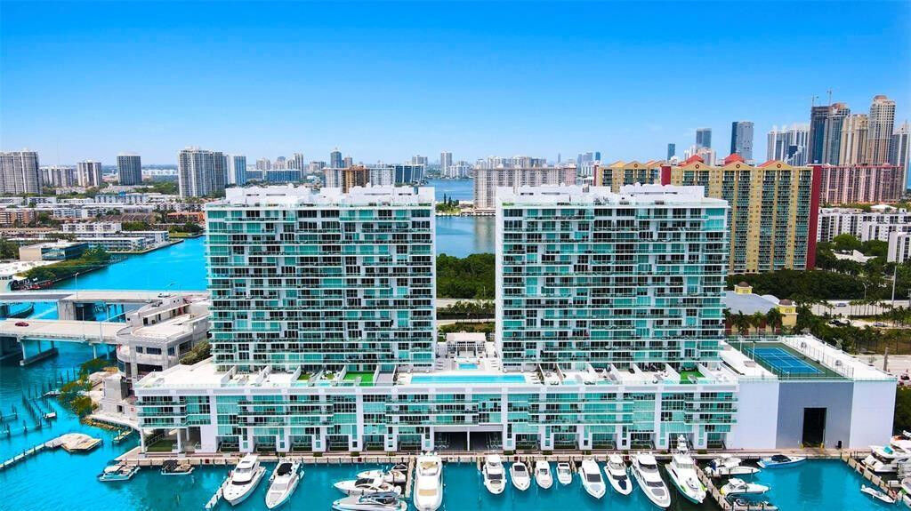 Property Photo:  400 Sunny Isles Boulevard 2005  FL 33160 