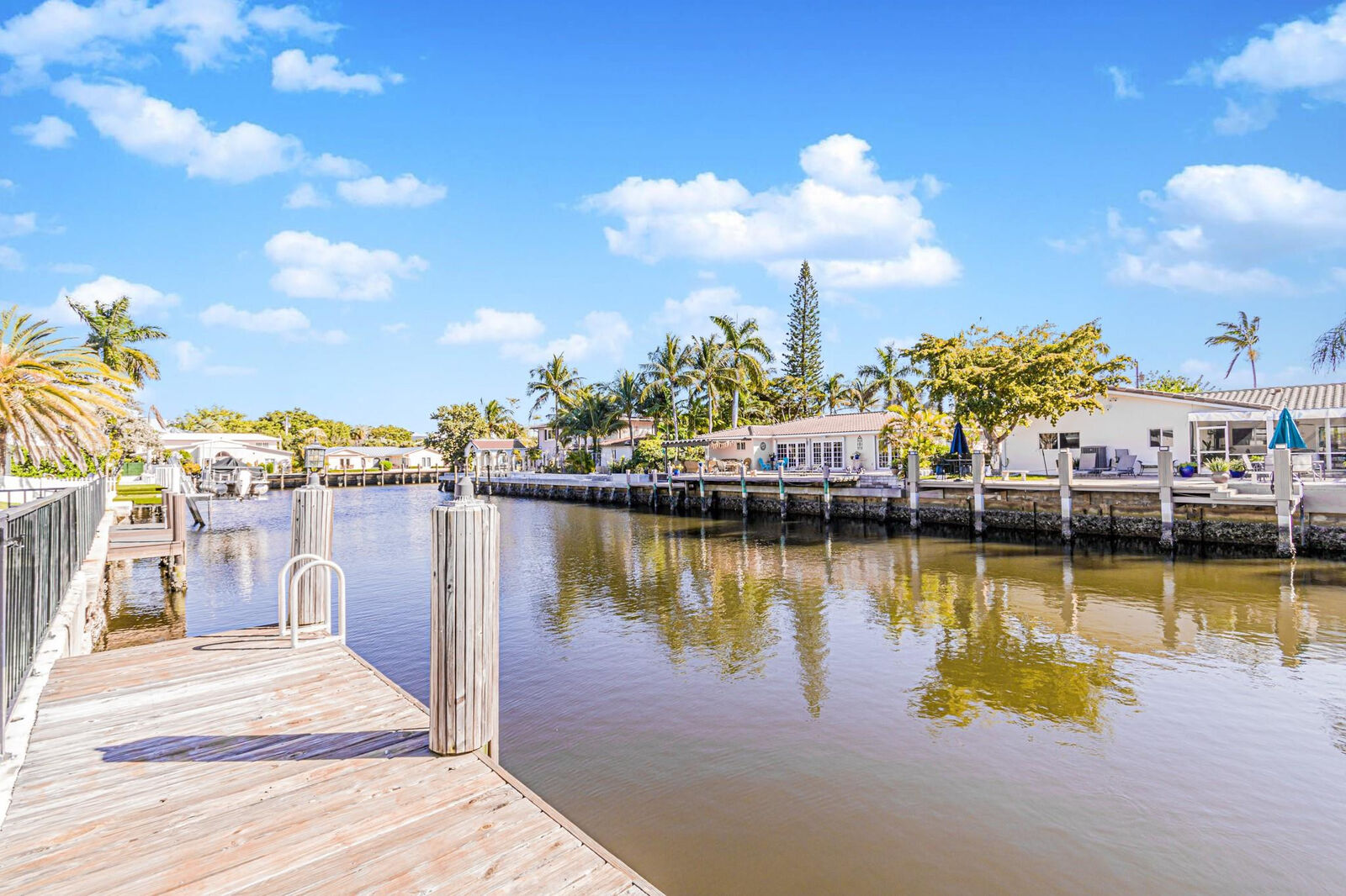 Property Photo:  2810 NE 60th Street  FL 33308 