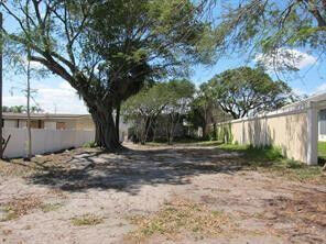 Property Photo:  165 NW 17th Avenue  FL 33069 
