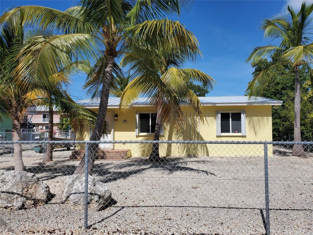 Property Photo:  135 Peace Avenue  FL 33070 