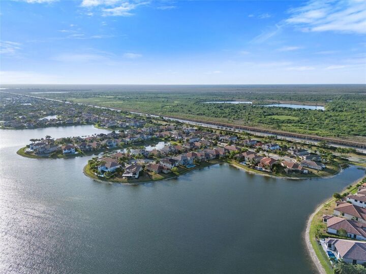 Property Photo:  9811 Lakeview Lane  FL 33076 