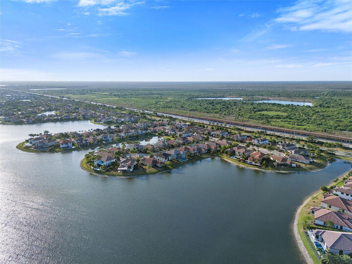 Property Photo:  9811 Lakeview Lane  FL 33076 