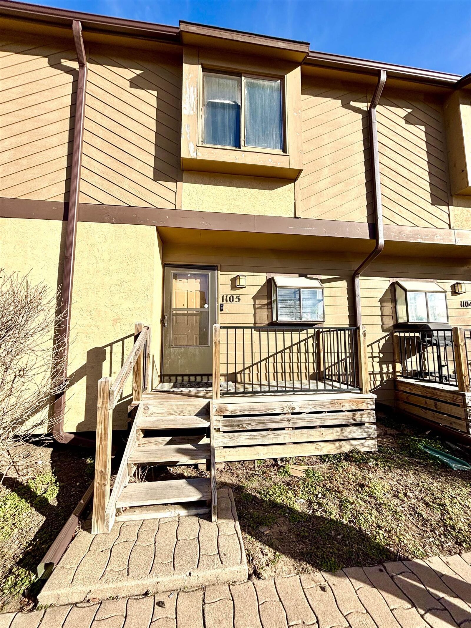 Property Photo:  2405 S Capri Ln  KS 67210-1943 