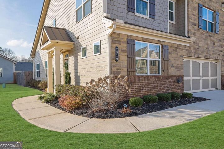 Property Photo: 2910 Bishopstone Way GA 30040