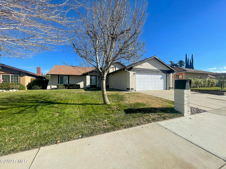 Property Photo: 43038 Burlwood Drive CA 93536