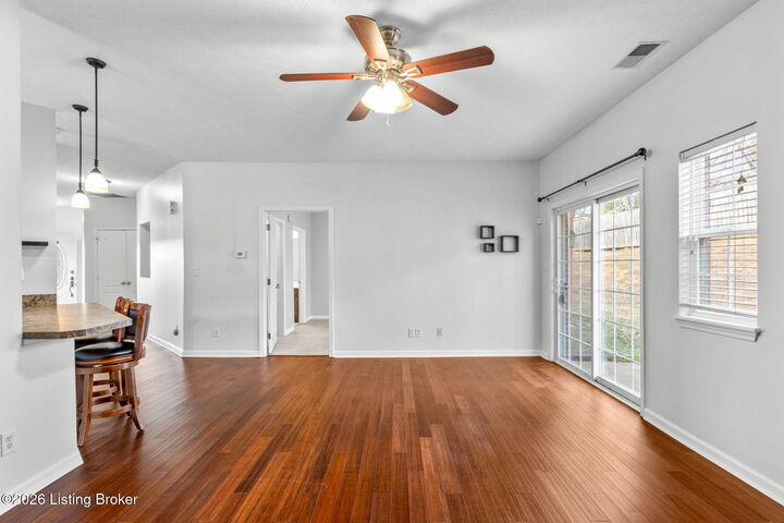 Property Photo: 7500 Autumn Pointe Dr Unit 104 KY 40214