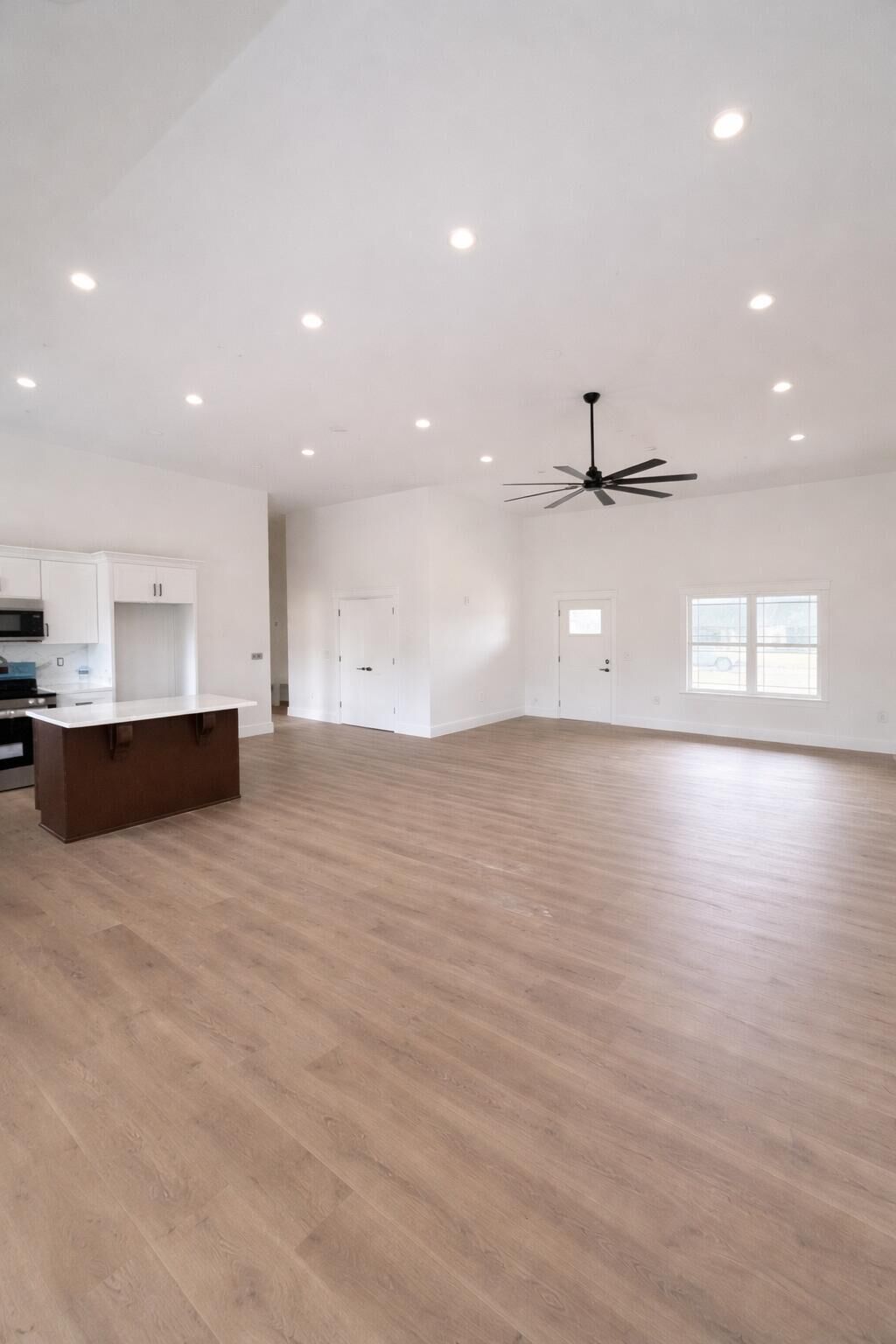 Property Photo:  148 Lone Oak Court  KY 42503 