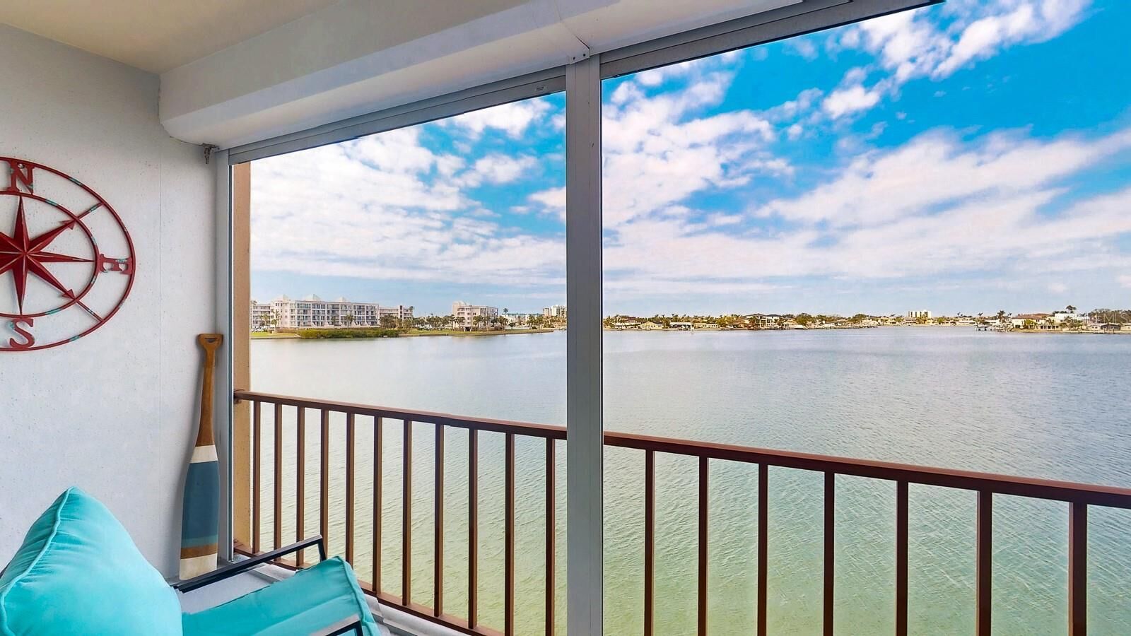 Property Photo: 7910 Sun Island Drive S 305 FL 33707