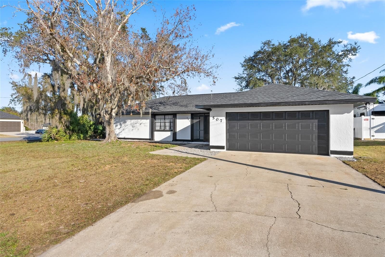 Property Photo:  507 Oslo Drive  FL 32725 
