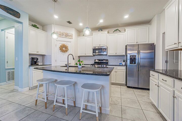 Property Photo:  9071 Pleasant Woods Drive  FL 34637 