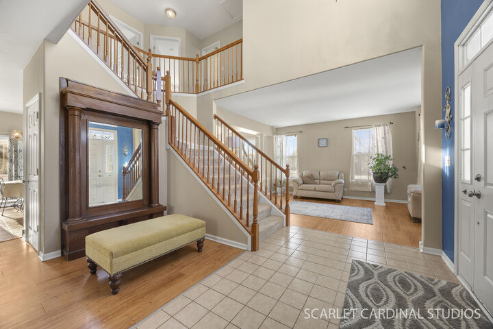 Property Photo: 401 Bower Lane IL 60543