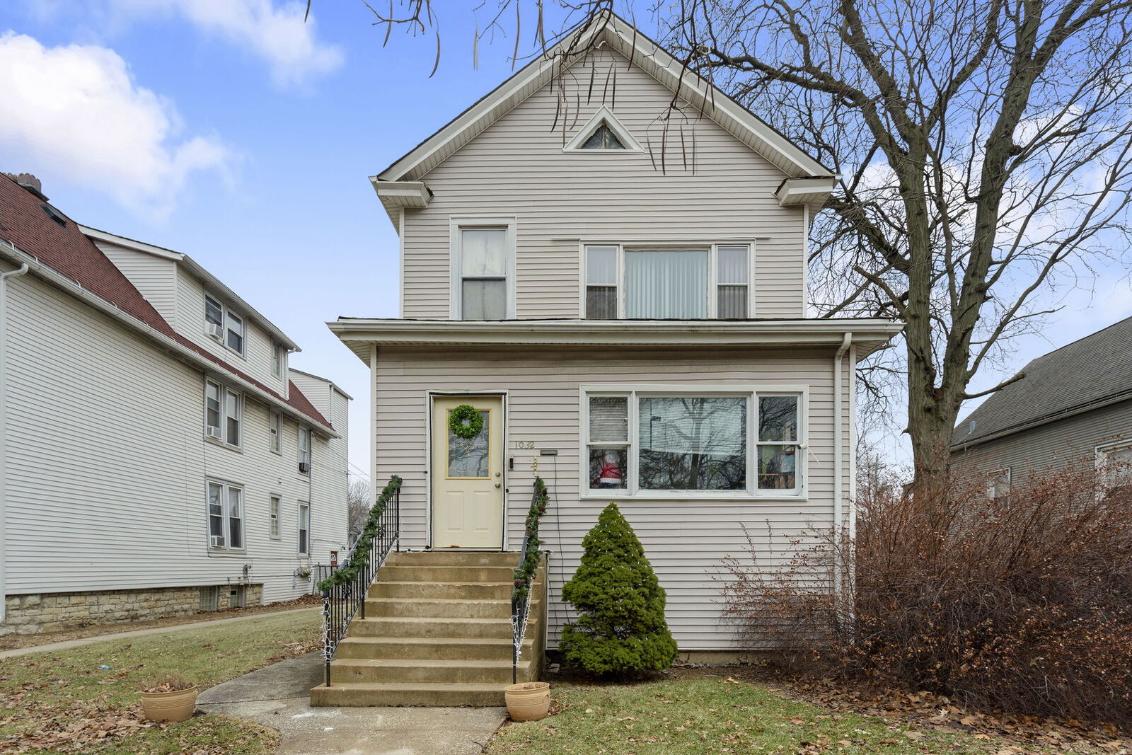 Property Photo: 1032 S Maple Avenue IL 60304