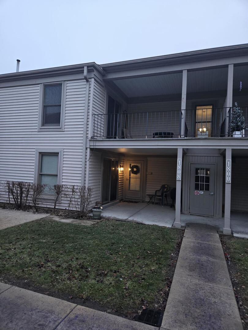 Property Photo:  1808 Fayette Walk Avenue H  IL 60194 