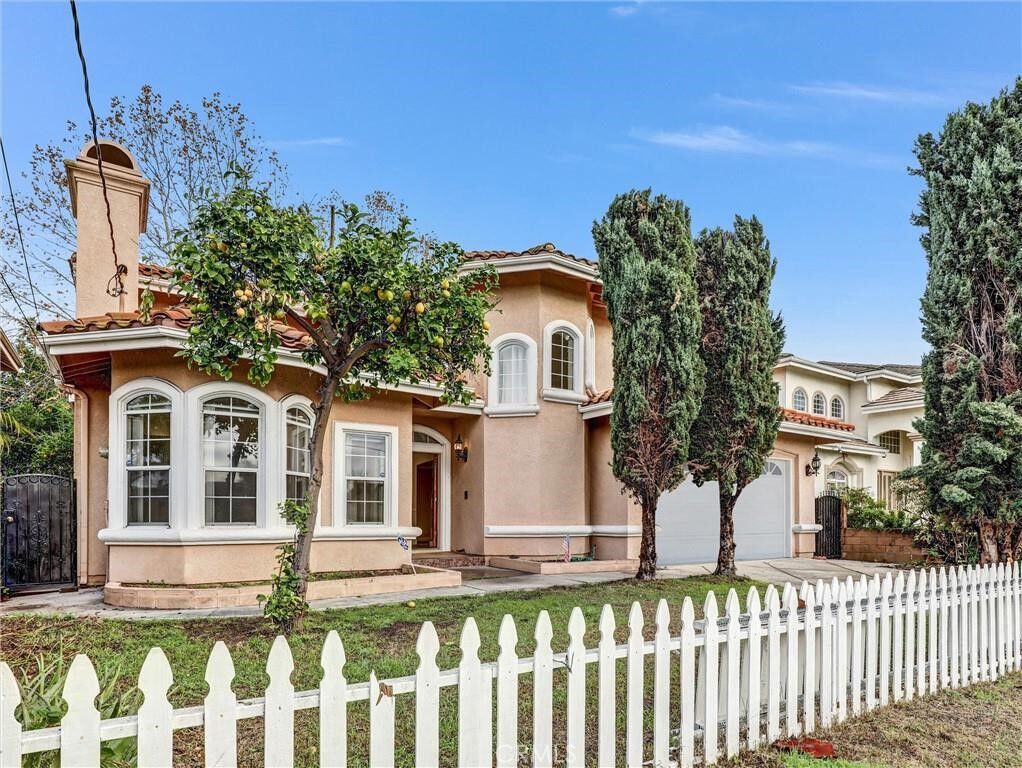 Property Photo:  8915 Camino Real  CA 91775 