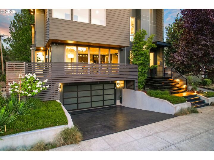 Property Photo: 7318 N Olin Ave OR 97203