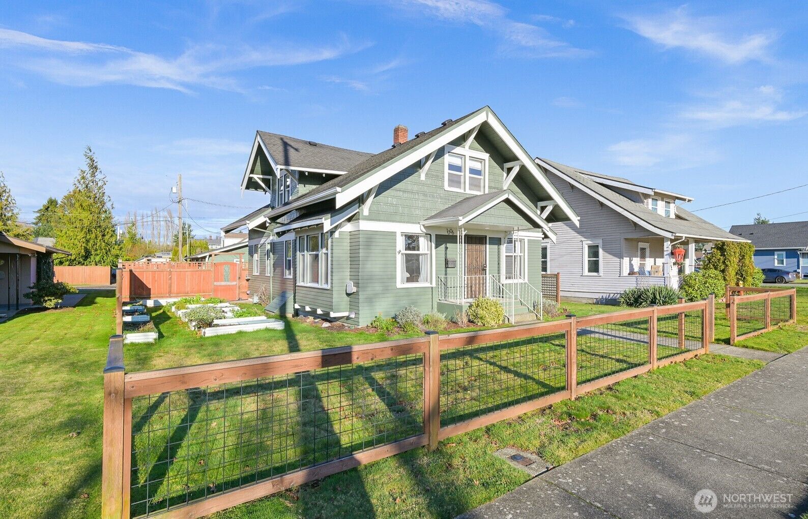 Property Photo:  1006  Grover Street  WA 98264 