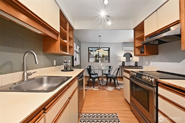 Property Photo:  12300  33rd Ave  NE 204  WA 98125 