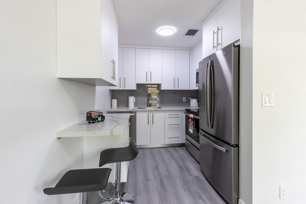 Property Photo:  4165 SW 67th Avenue 202B  FL 33314 