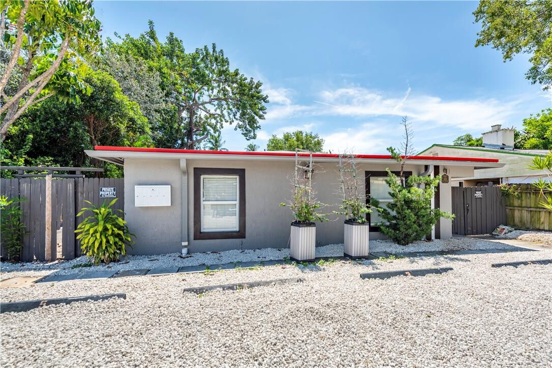 Property Photo:  628 NE 8th Avenue 5  FL 33304 