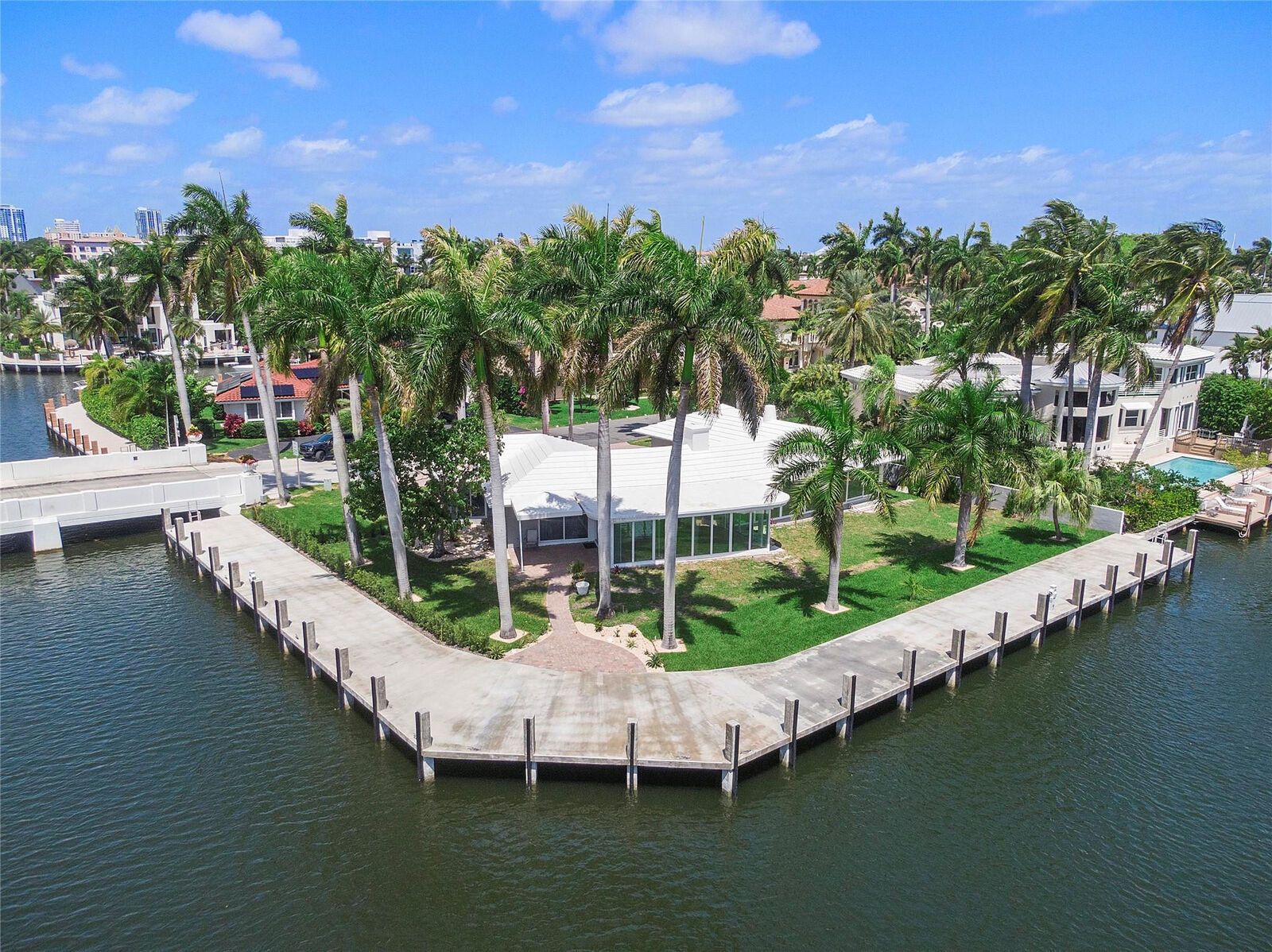 Property Photo:  2 Nurmi Drive  FL 33301 