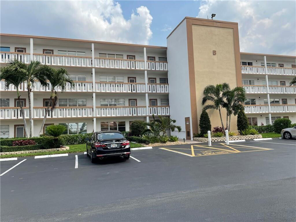 Property Photo:  4033 Cornwall B  FL 33434 