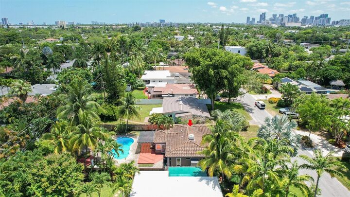 Property Photo:  1434 NE 16th Avenue  FL 33304 