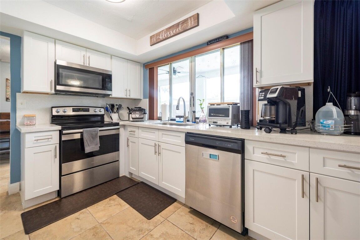 Property Photo: 9081 NW 21st Manor FL 33322