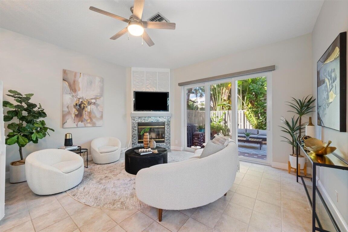 Property Photo:  1744 NE 9th Street  FL 33304 