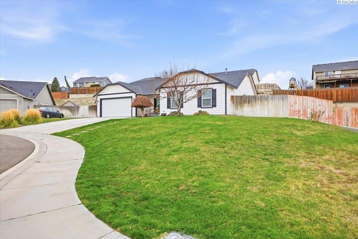 Property Photo:  5002 Blue Sage Ln  WA 99301 