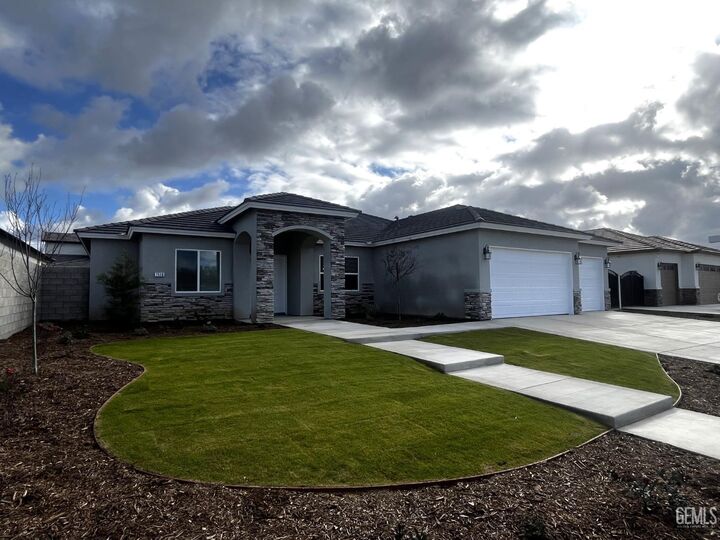 Property Photo:  7516 Ruthburg Way  CA 93314 