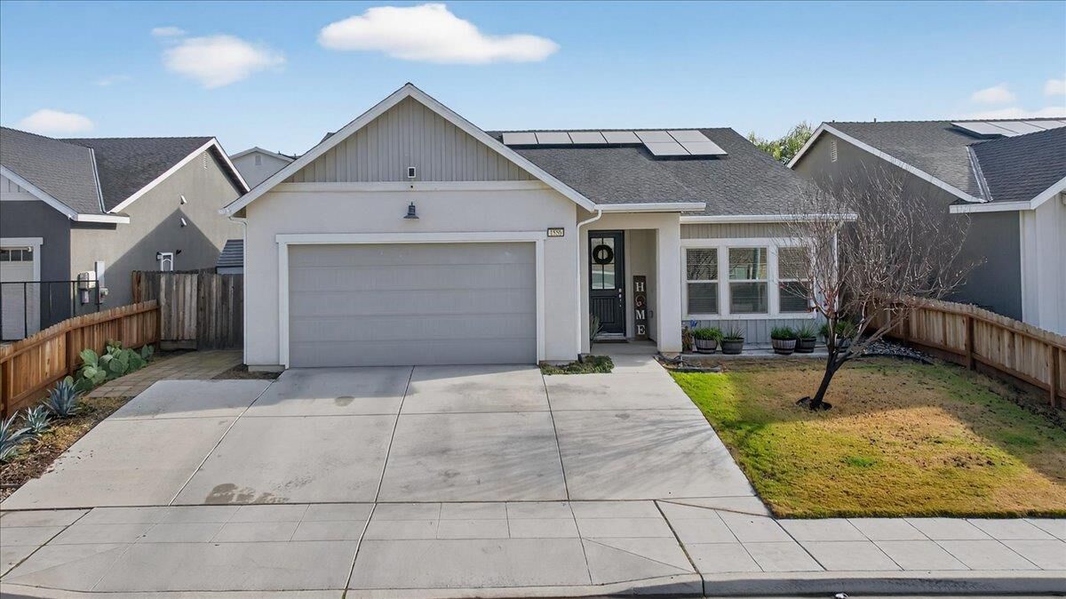 Property Photo: 1556 N Delbert Avenue CA 93722