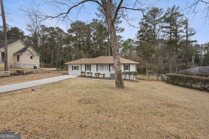 Property Photo: 1621 N Columbia Place GA 30032