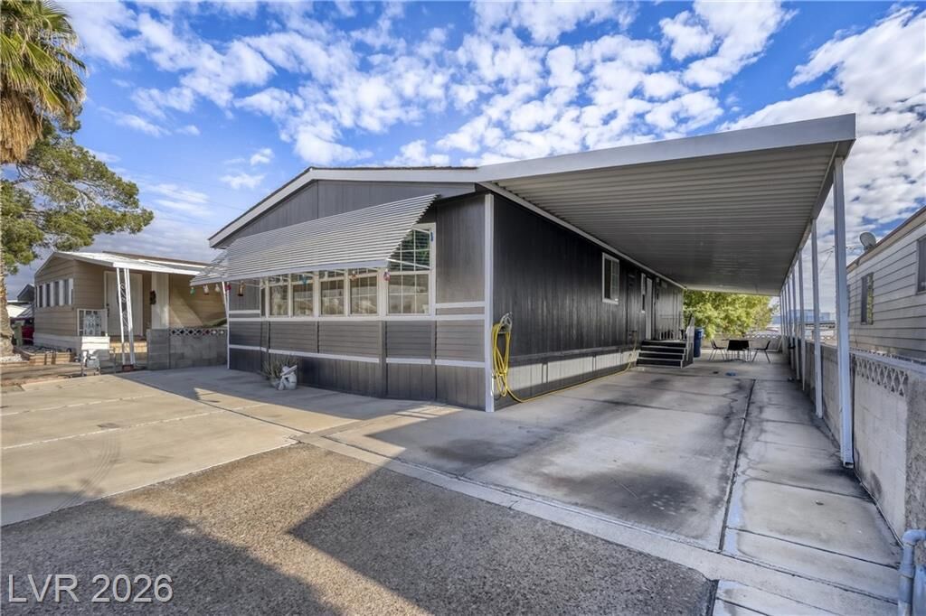 Property Photo:  4552 Royal Ridge Avenue  NV 89103 
